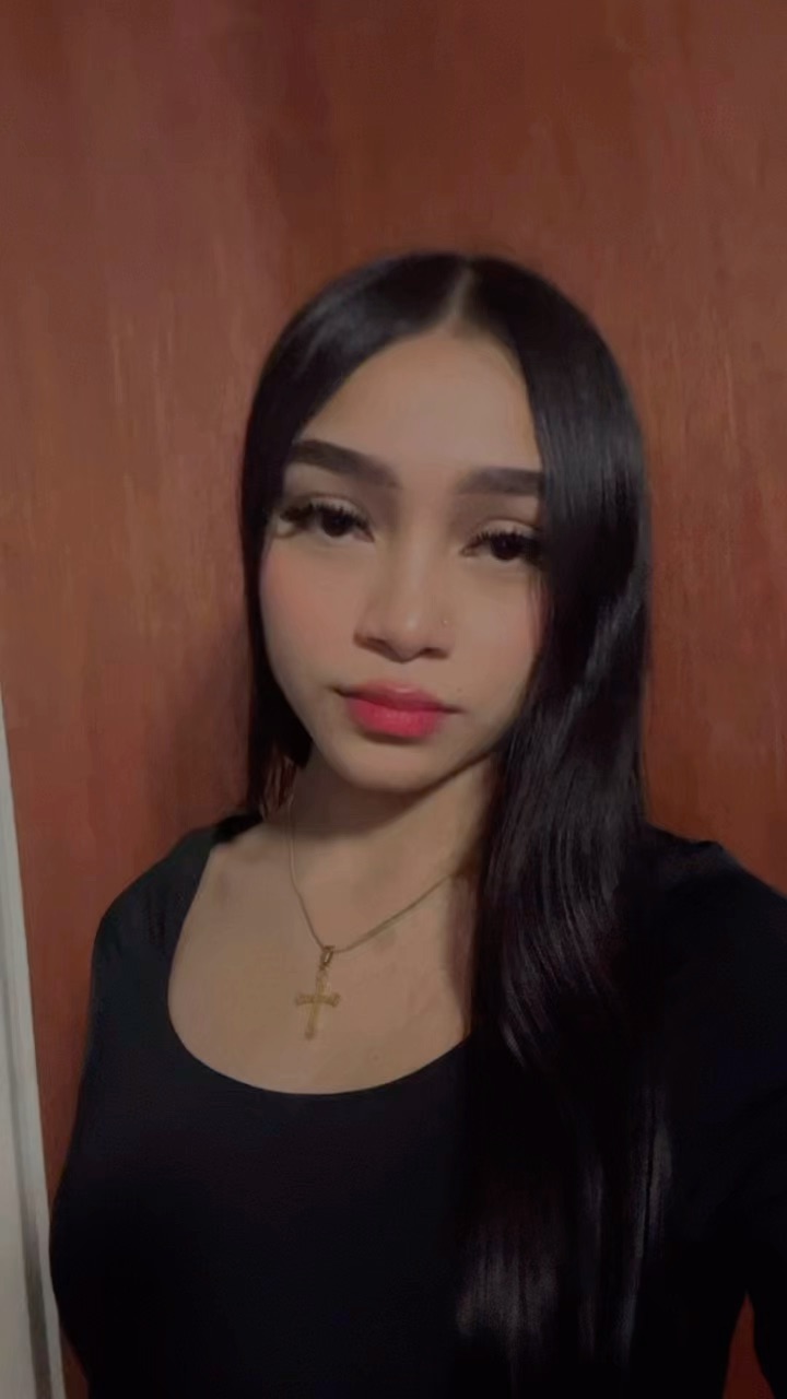 Mía from Venezuela — WeMeetCam video chat with women
